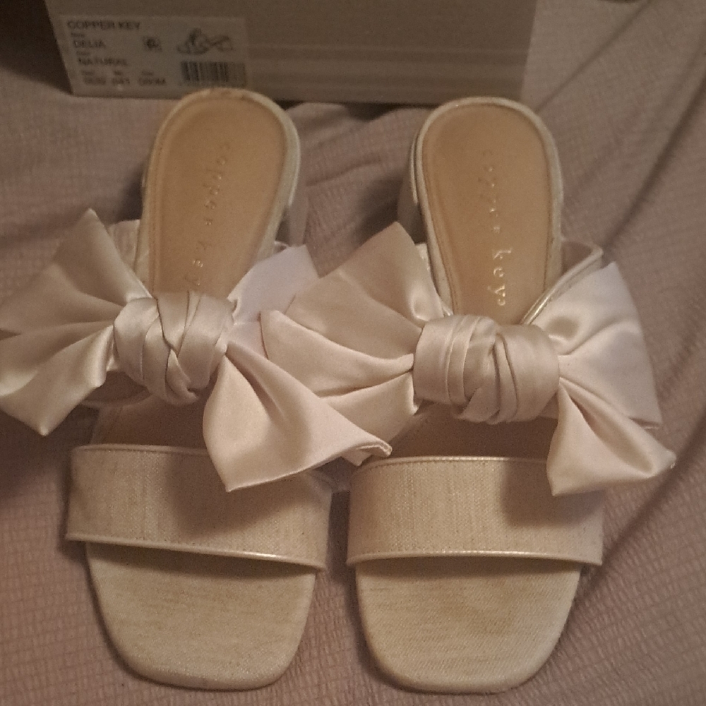 Copper Key Elegant Cream Bow Sandals